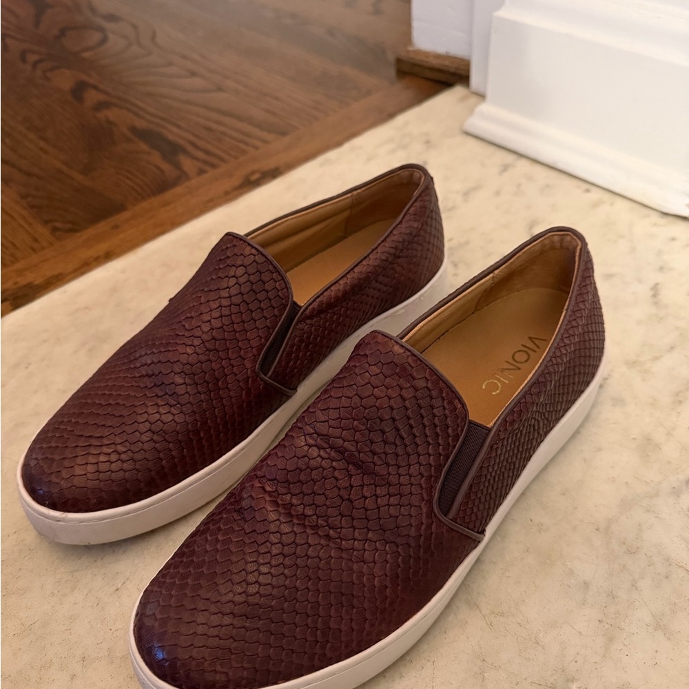 Vionic Woman’s Burgundy Slip-On Shoes